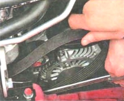 Замена ремня привода вспомогательных агрегатов двигателя 4B10, 4B11