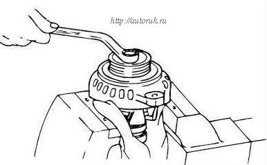 Снятие шкива генератора