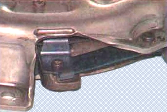 Как заменить диски сцепления автомобиля Mitsubishi Lancer