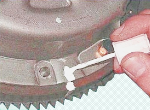 Как заменить диски сцепления автомобиля Mitsubishi Lancer