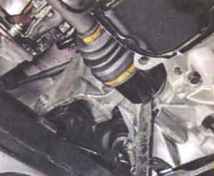 Снятие и установка приводов передних колес Mitsubishi Lancer