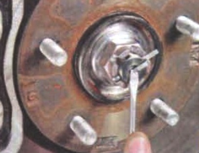 Снятие и установка приводов передних колес Mitsubishi Lancer