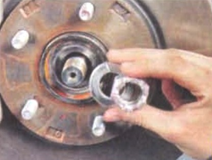 Снятие и установка приводов передних колес Mitsubishi Lancer