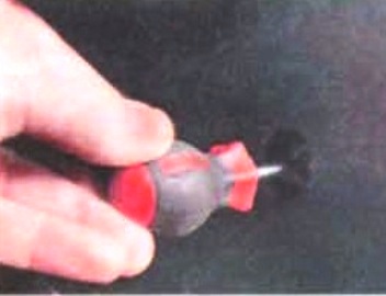 Снятие и установка троса привода вариатором Mitsubishi Lancer