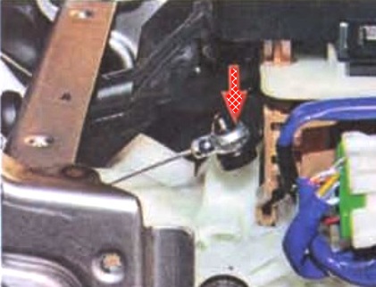 Снятие и установка троса привода вариатором Mitsubishi Lancer