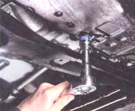 Проверка уровня и замена рабочей жидкости в вариаторе (CVT)