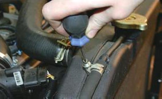 Снятие радиатора автомобиля УАЗ Патриот