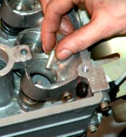 Замена маслосъемных колпачков