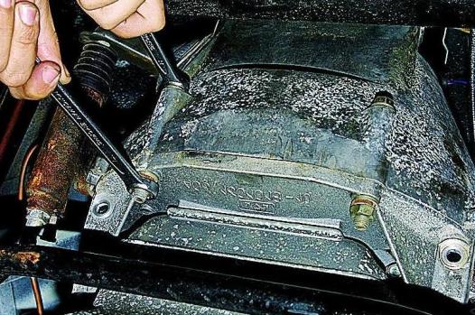 Замена уплотнений масляного картера