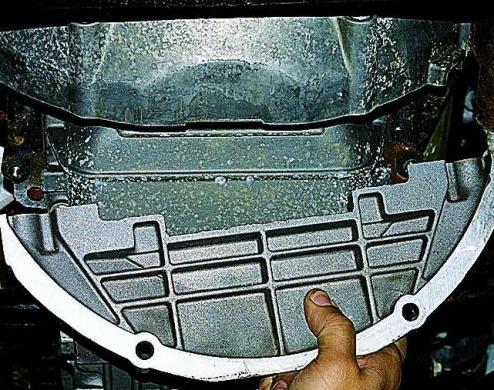 Замена уплотнений масляного картера