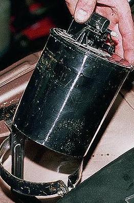 Снятие и установка адсорбера и клапана продувки