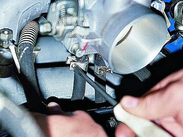 Снятие и установка дроссельного узла УАЗ Патриот