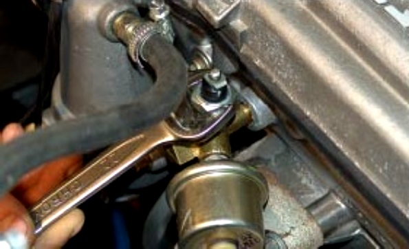 Замена датчиков падения давления масла УАЗ Патриот