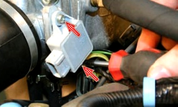 Замена датчиков системы управления двигателем УАЗ Патриот