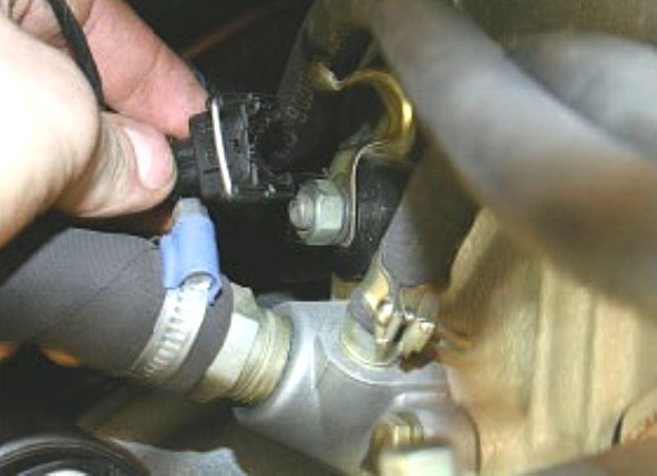 Замена датчиков системы управления двигателем УАЗ Патриот