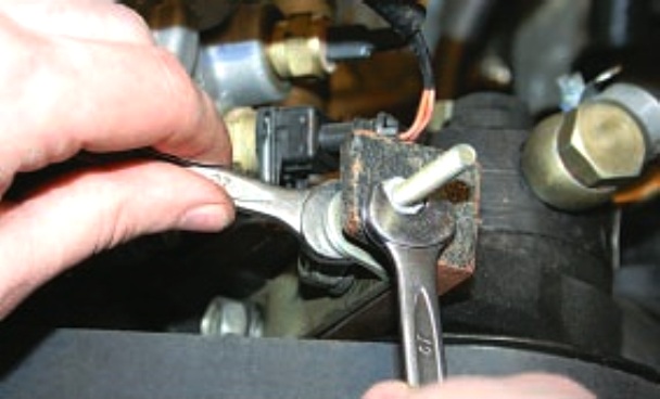 Как снять и установить генератор на УАЗ Патриот