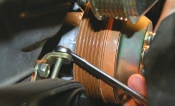 Как снять и установить генератор на УАЗ Патриот