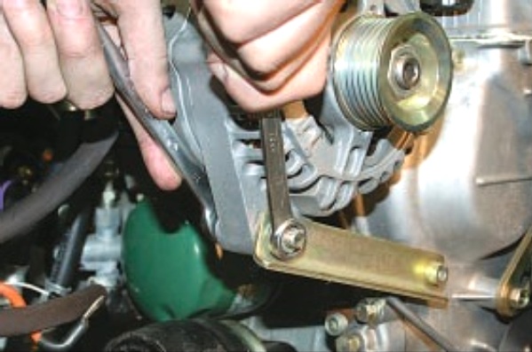 Как снять и установить генератор на УАЗ Патриот