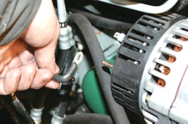 Как снять и установить генератор на УАЗ Патриот