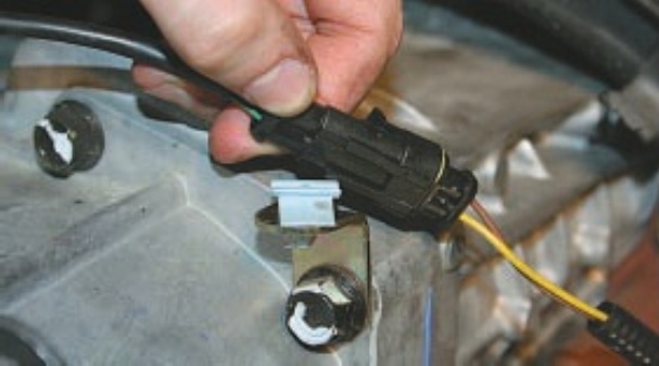 Замена выключателя заднего хода УАЗ Патриот