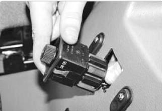 Замена выключателей панели и тоннеля пола  УАЗ Патриот