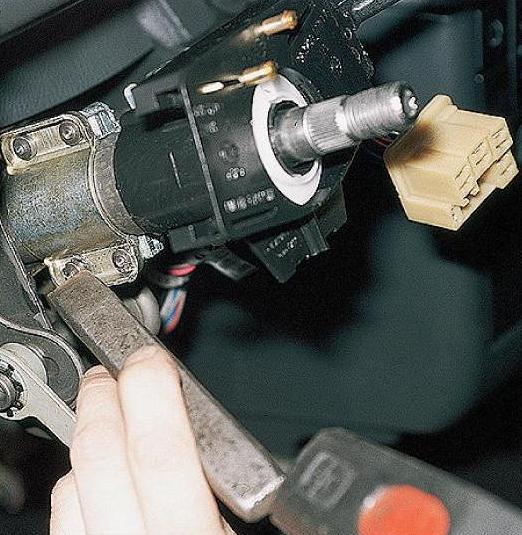 Замена замка зажигания УАЗ Патриот
