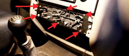 Снятие и установка панели приборов автомобиля УАЗ Патриот