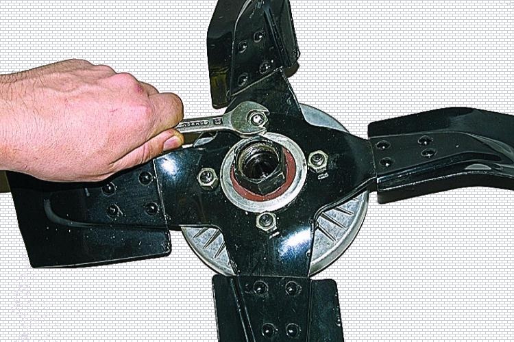 Снятие и установка вязкостной муфты 