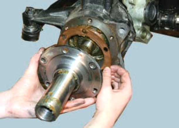 Снятие и установка цапфы переднего колеса УАЗ Патриот