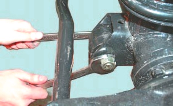 Замена продольной штанги УАЗ Патриот