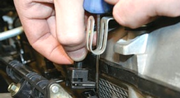 Снятие топливной рампы УАЗ Патриот