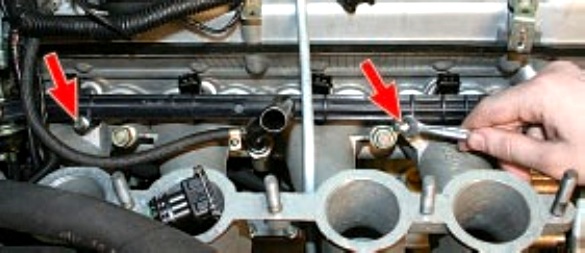 Снятие топливной рампы УАЗ Патриот