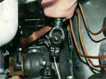 Снятие и установка карданного вала рулевого управления