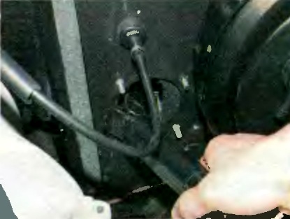 Снятие и установка карданного вала рулевого управления