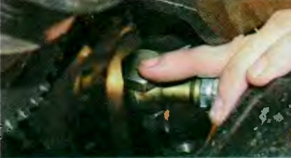 Как заменить элементы ГУР автомобиля УАЗ Патриот