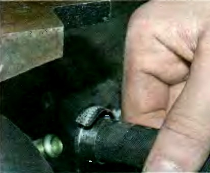 Как заменить элементы ГУР автомобиля УАЗ Патриот