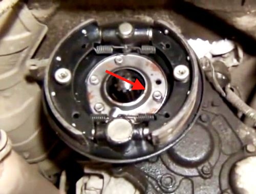 Замена колодок ручника УАЗ Патриот