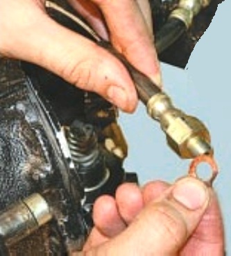 Замена блока цилиндров тормоза переднего колеса 