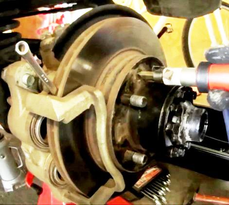 Снятие тормозного диска