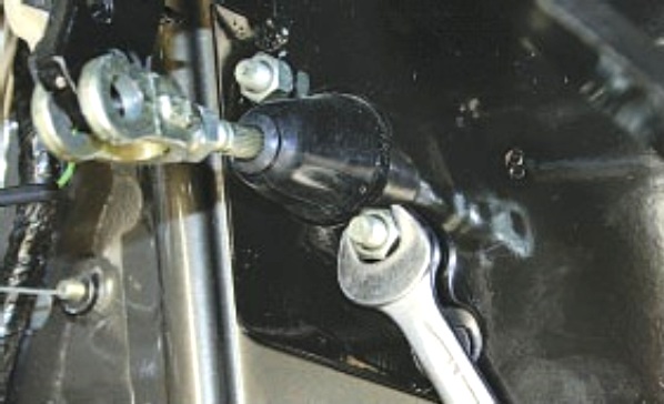 Замена главного цилиндра сцепления