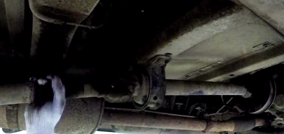 Замена промежуточной опоры карданной передачи УАЗ Патриот