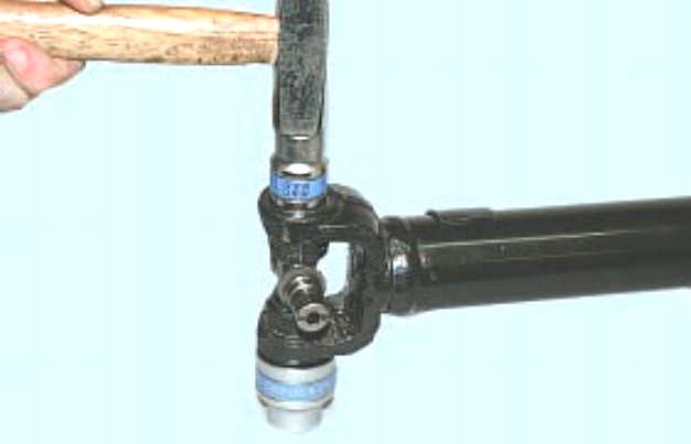 Замена крестовин карданной передачи УАЗ