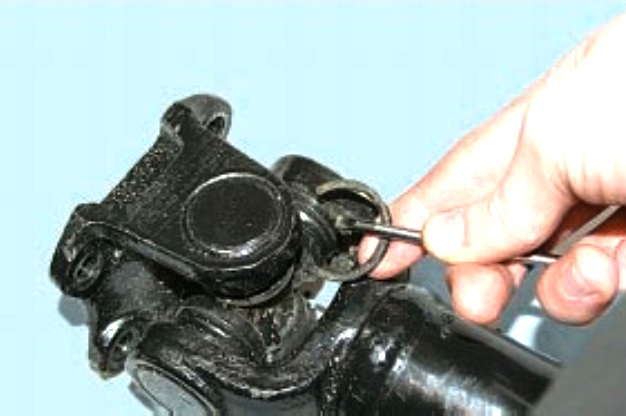 Замена крестовин карданной передачи УАЗ