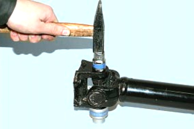 Замена крестовин карданной передачи УАЗ