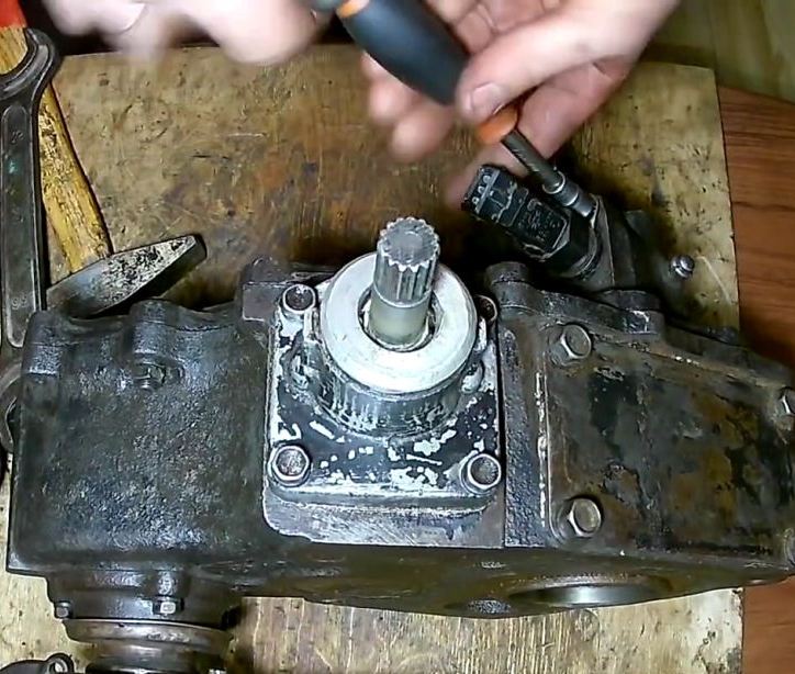 Разборка раздаточной коробки УАЗ