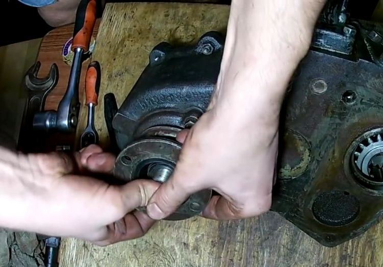 Разборка раздаточной коробки УАЗ
