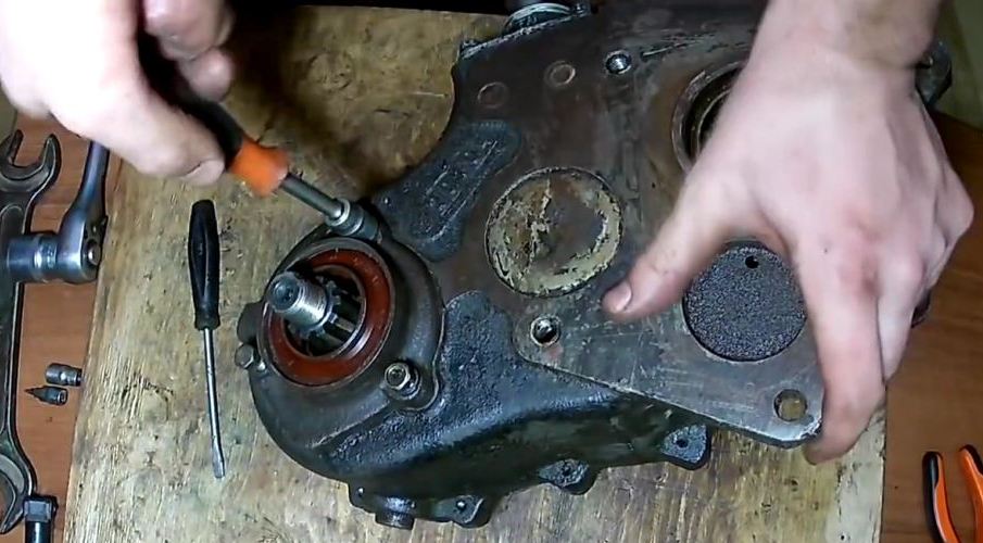 Разборка раздаточной коробки УАЗ