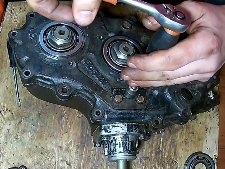 Разборка раздаточной коробки УАЗ