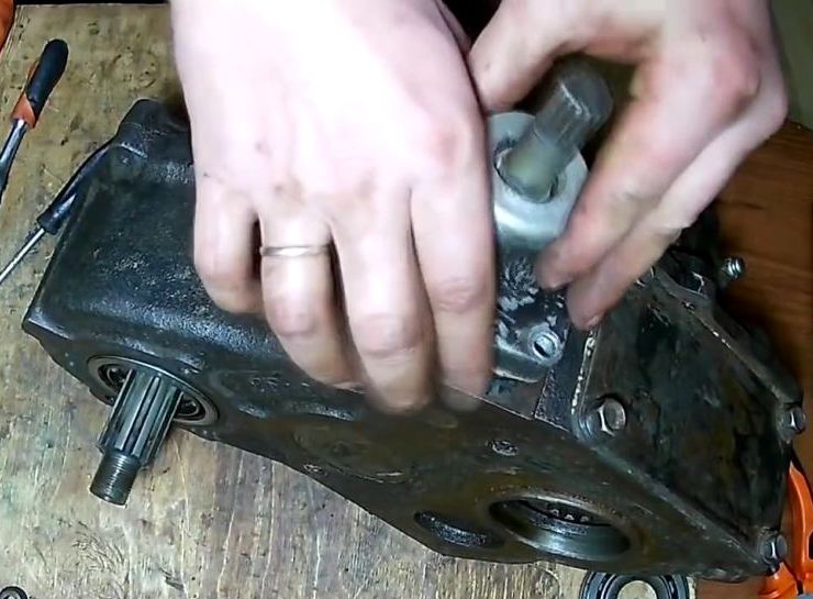 Разборка раздаточной коробки УАЗ