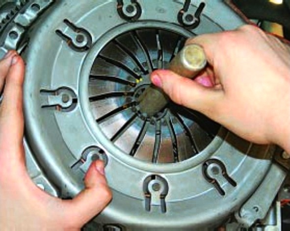 Замена дисков сцепления